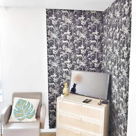 Roomhomecsm Chambres Privees , Une Seule Salle D'eau Si Vous Reservez 2 Chambres Ou La Suite, Jacuzzi Sur Demande 民宿 Charly-sur-Marne
